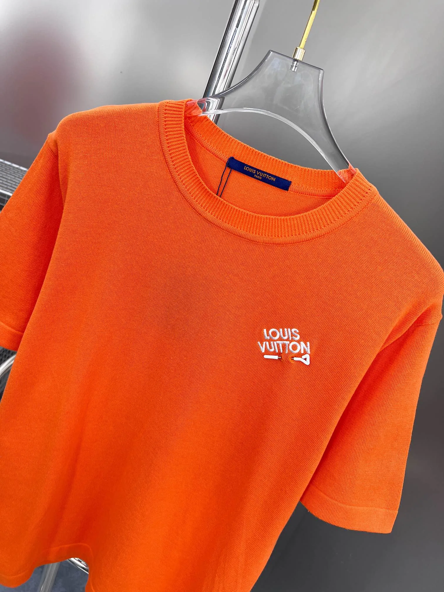 🅿️200 High Quality Lv 2025 Spring and Summer Pin🧷Short Sleeve Knitted Same as Official Website Customized Sweater Neck➕Front Chest Pin🧷Design High Density Imported Embroidery Custom Dyed Wool Yarn S M L XL